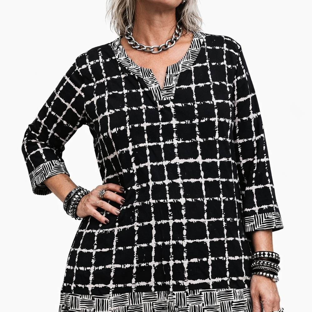 Alfred Dunner Black and White Patterned V-Neck Sweater - Picture 15 of 15